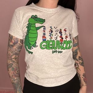 Heather grey “Glenwood” little boys graphic t-shirt size small